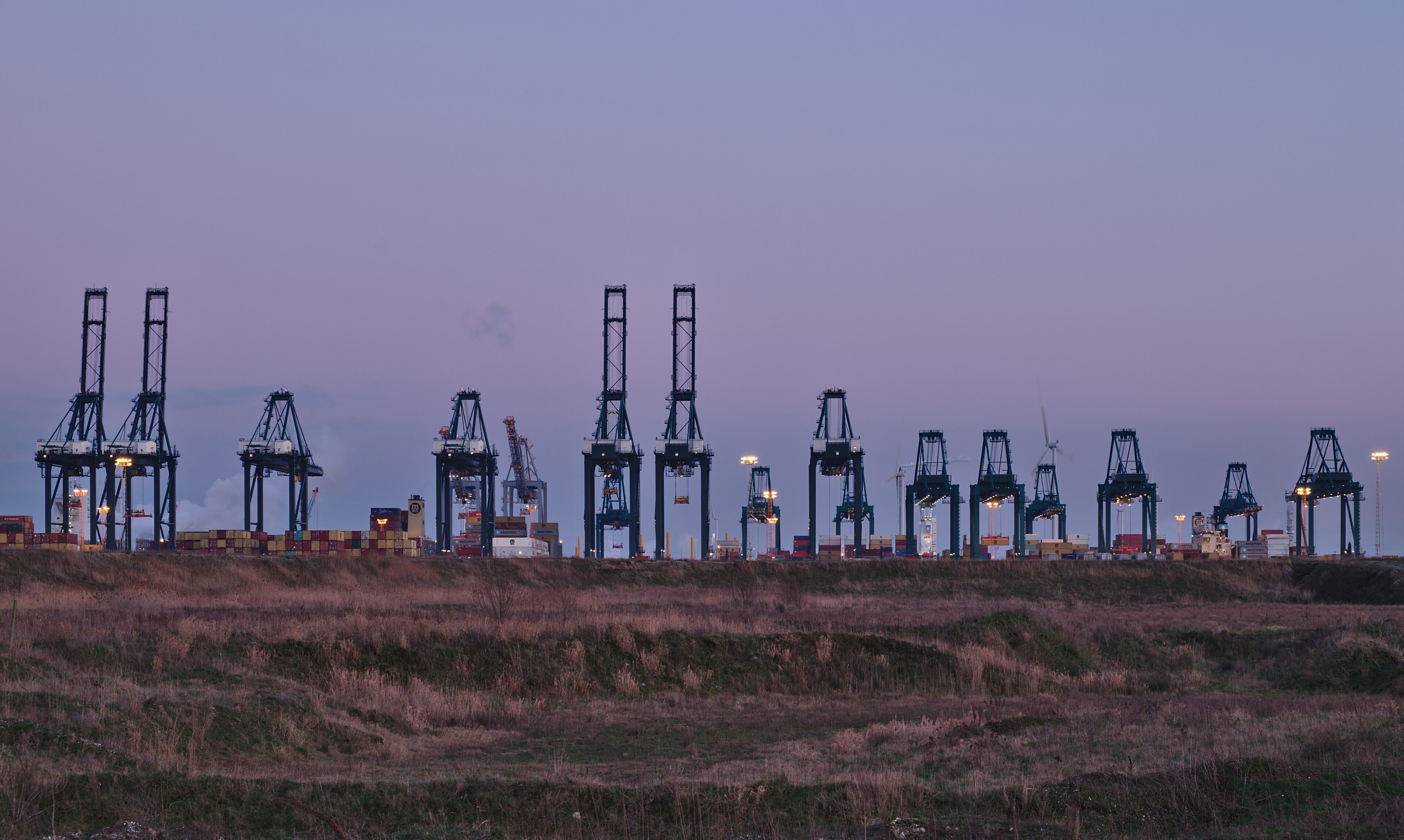 Grues et terminaux à conteneurs du port d’Anvers